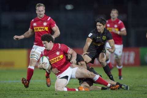 Deutschland - Kanada, WM-Qualifikationsspiel Qualifikationsspiel zum Rugby World Cup 2019 in Japan zwischen Deutschland und Kanada am 17.11.2018 in Marseille. Ciaran Hearn wird von Carlos Soteras-Merz (Deutschland, 11) zu Boden gerissen, rechts im Hintergrund Christopher Hilsenbeck (Deutschland, 15)., Marseille Bouches-du-Rhone Frankreich Stade Delort