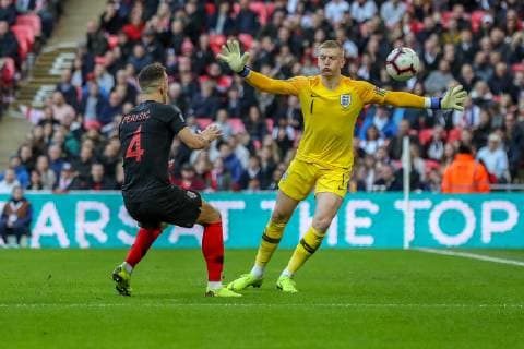 Ivan Perisic of Croatia goes close to beating Goalkeeper Jordan Pickford (Everton) of England during the Nations League A Group 4 international match L?nderspiel between England and Croatia at Wembley Stadium, London, England on 18 November 2018. Copyright: xDavidxHornx PMI-2413-0016