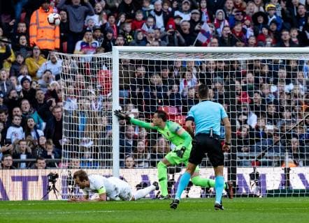 Harry Kane of England misses a great chance at the back post during the UEFA Nation League Group Stage match between England and Croatia at Wembley Stadium, London, England on 18 November 2018. Copyright: xLiamxMcAvoyx 21980011