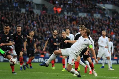 18th November 2018, Wembley Stadium, London, England; UEFA Nations League football, England versus Croatia; Harry Kane of England gets a vital touch which assists Jesse Lingard of England in scoring for 1-1 in minute 78  ActionPlus12081218 ShaunxBrooks