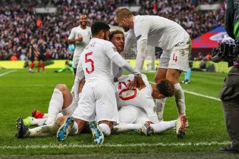GOAL - Harry Kane (Tottenham Hotspur) of England (9) celebrates with team mates after he scores his team?s second goal to make the score 2-1during the Nations League A Group 4 international match L?nderspiel between England and Croatia at Wembley Stadium, London, England on 18 November 2018. Copyright: xDavidxHornx PMI-2413-0045