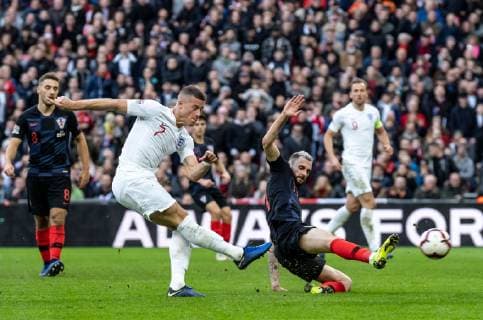 Ross Barkley of England shoots during the UEFA Nation League Group Stage match between England and Croatia at Wembley Stadium, London, England on 18 November 2018. Copyright: xLiamxMcAvoyx 21980096