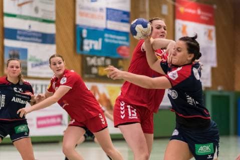 Alicia Soffel (1.FSV Mainz 05 13), Carolin Tuc (SG H2Ku Herrenberg Kuties 07), SG H2Ku Herrenberg Kuties vs. 1.FSV Mainz 05, Handball, 2.Bundesliga, Frauen, HBF, Saison 18 19, 18.11.2018, SG H2Ku Herrenberg Kuties vs. 1.FSV Mainz 05, Handball, 2.Bundesliga, Frauen, HBF, Saison 18 19, 18.11.2018 Herrenberg Copyright: xEIBNER Wolfgang_Frankx EP_WFK