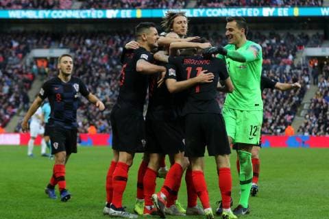Croatia players congratulate Andrej Kramaric after scoring their opening goal during the Nations League A Group 4 international match L?nderspiel between England and Croatia at Wembley Stadium, London, England on 18 November 2018. Copyright: xPaulxDennisx PMI-2412-0059