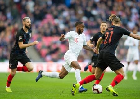 (181119) -- LONDON, Nov, 19 2018 -- Raheem Sterling (2nd L) of England breaks through during League A Group 4 match of UEFA Nations League between England and Croatia at the Wembley Stadium in London, Britain on Nov. 18, 2018. England won 2-1. ) (SP)BRITAIN-LONDON-FOOTBALL-UEFA NATIONS LEAGUE-ENGLAND VS CROATIA MarekxDorcik 
