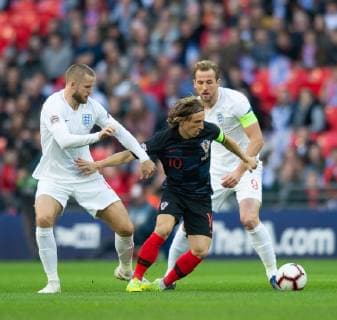 (181119) -- LONDON, Nov, 19 2018 -- Luka Modric (C) of Croatia competes during League A Group 4 match of UEFA Nations League between England and Croatia at the Wembley Stadium in London, Britain on Nov. 18, 2018. England won 2-1. ) (SP)BRITAIN-LONDON-FOOTBALL-UEFA NATIONS LEAGUE-ENGLAND VS CROATIA MarekxDorcik 