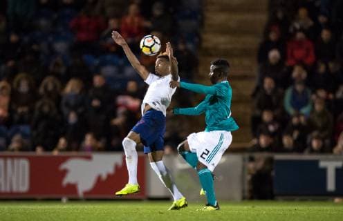 Fu?ball, U20, England - Deutschland Grady Diangana (West Ham United) of England U20 & Alfons Amade (1889 Hoffenheim) of Germany U20 during the international match L?nderspiel between England U20 and Germany U20 at the Weston Homes Community Stadium, Colchester, England on 19 November 2018. Copyright: xAndyxRowlandx PMI-2416-0009
