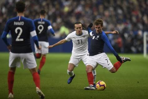 Fußball, Frankreich - Uruguay Diego Laxalt (Uruguay) - Antoine Griezmann (France) FOOTBALL : France vs Uruguay - Match Amical - Paris - 20 11 2018 FedericoPestellini PANORAMIC 