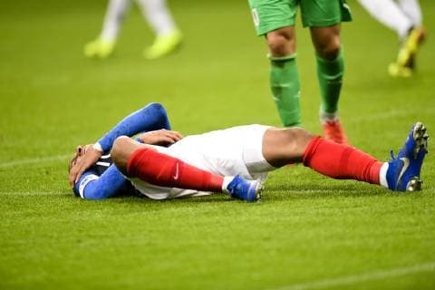 Fußball, Frankreich - Uruguay 10 KYLIAN MBAPPE (FRA) - BLESSURE FOOTBALL : France vs Uruguay - Match Amical - 20 11 2018 AnthonyBIBARD FEP Panoramic 