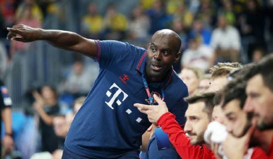 EHF Handball Champions League, Gruppenphase, 9. Spieltag: Rhein-Neckar Löwen - Telekom Veszprem HC am 21.11.2018 in der SAP-Arena in Mannheim (Baden-Württemberg), xmdx, David Davis Camara (Headcoach, Telekom Veszprem), Rhein-Neckar Löwen - Telekom Veszprem HC