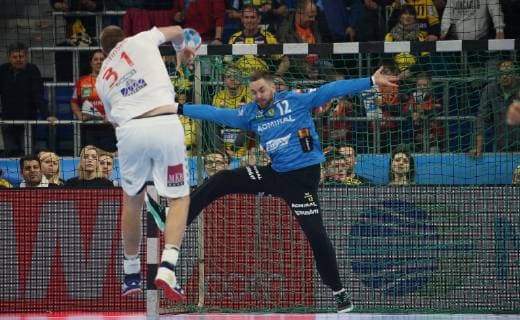 EHF Handball Champions League, Gruppenphase, 9. Spieltag: Rhein-Neckar Löwen - Telekom Veszprem HC am 21.11.2018 in der SAP-Arena in Mannheim (Baden-Württemberg), xmdx, 1-1 ausgleich fuer Telekom Veszprem) durch Blaz Blagotinsek (31, Telekom Veszprem) gegen Andreas Palicka (12, Tor, Rhein Neckar Loewen), torjubel. Rhein-Neckar Löwen - Telekom Veszprem HC