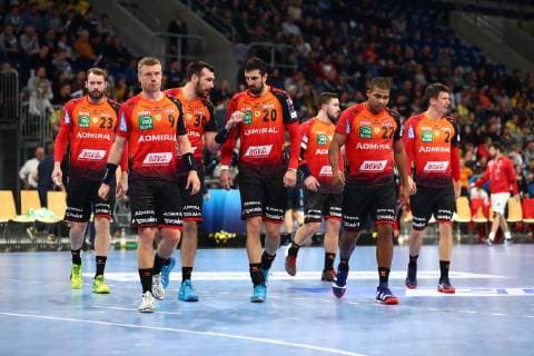 Steffen Faeth (Rhein Neckar Loewen), Guojon Valur Sigurdsson (Rhein Neckar Loewen), Gedeon Guardiola (Rhein Neckar Loewen), Ilija Abutovic (Rhein Neckar Loewen), Jannik Kohlbacher (Rhein Neckar Loewen), Mads Mensah (Rhein Neckar Loewen) und Andy Schmid (Rhein Neckar Loewen) gehen in die Kabine, Rhein Neckar Loewen vs Telekom Veszprem HC, EHF Champions League, 21.11.2018, Foto Eibner Rhein Neckar Loewen vs Telekom Veszprem HC, EHF Champions League, 21.11.2018 Mannheim Copyright: xEIBNER Alexander_Neisx EP_ANS