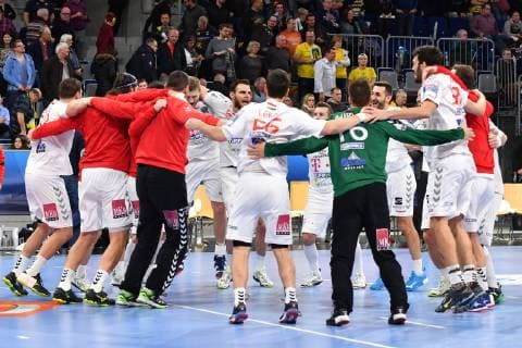 Rhein Neckar Loewen - Telekom Veszprem HC Veszprem feiert den Sieg beim Spiel in der Champions League, Rhein Neckar Loewen - Telekom Veszprem HC. Mannheim. 21.11.18 Handball Champions League , Mannheim Baden Wuerttemberg Deutschland SAP Arena