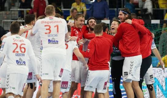 EHF Handball Champions League, Gruppenphase, 9. Spieltag: Rhein-Neckar Löwen - Telekom Veszprem HC am 21.11.2018 in der SAP-Arena in Mannheim (Baden-Württemberg), xmdx, 29-25 sieg fuer Telekom Veszprem, siegerjubel, Rhein-Neckar Löwen - Telekom Veszprem HC