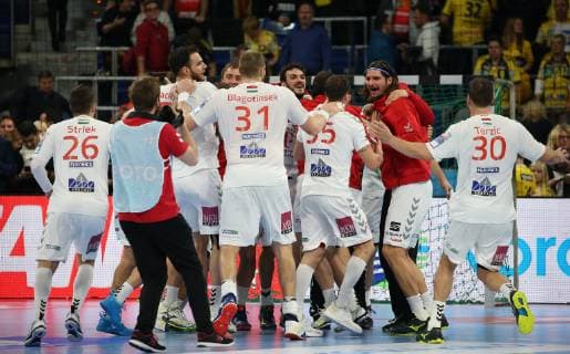 EHF Handball Champions League, Gruppenphase, 9. Spieltag: Rhein-Neckar Löwen - Telekom Veszprem HC am 21.11.2018 in der SAP-Arena in Mannheim (Baden-Württemberg), xmdx, 29-25 sieg fuer Telekom Veszprem, siegerjubel, Rhein-Neckar Löwen - Telekom Veszprem HC