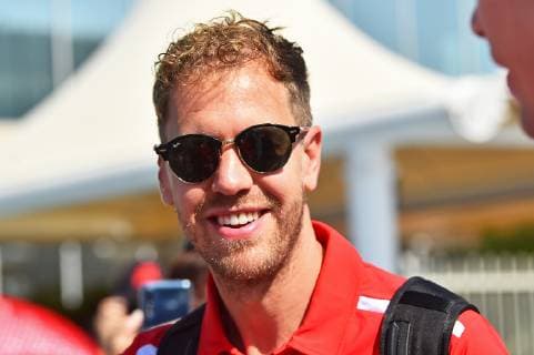 23.11.2018, xekx, Formel 1 FIA, Großer Preis von Abu Dhabi - 2018 Training emspor, v.l. Sebastian Vettel (GER 5), Scuderia Ferrari (DFL DFB REGULATIONS PROHIBIT ANY USE OF PHOTOGRAPHS as IMAGE SEQUENCES and or QUASI-VIDEO) Abu Dhabi