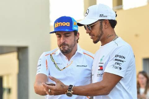 23.11.2018, xekx, Formel 1 FIA, Großer Preis von Abu Dhabi - 2018 Training emspor, v.l. v.l. Fernando Alonso (ESP 14), McLaren Honda bei seinem letzten F1 Wochenende, Lewis Hamilton (GBR 44), Mercedes AMG Petronas Motorsport (DFL DFB REGULATIONS PROHIBIT ANY USE OF PHOTOGRAPHS as IMAGE SEQUENCES and or QUASI-VIDEO) Abu Dhabi