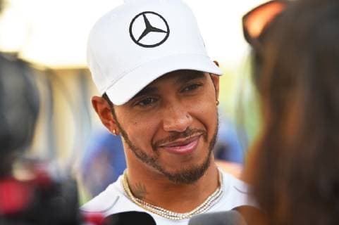 23.11.2018, xekx, Formel 1 FIA, Großer Preis von Abu Dhabi - 2018 Training emspor, v.l. Lewis Hamilton (GBR 44), Mercedes AMG Petronas Motorsport (DFL DFB REGULATIONS PROHIBIT ANY USE OF PHOTOGRAPHS as IMAGE SEQUENCES and or QUASI-VIDEO) Abu Dhabi