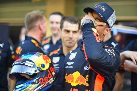 23.11.2018, xekx, Formel 1 FIA, Großer Preis von Abu Dhabi - 2018 Training emspor, v.l. Letztes Rennen für Red Bull Racing: Daniel Ricciardo (AUS 3), Aston Martin Red Bull Racing (DFL DFB REGULATIONS PROHIBIT ANY USE OF PHOTOGRAPHS as IMAGE SEQUENCES and or QUASI-VIDEO) Abu Dhabi