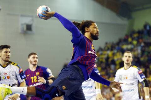 Kielce , Hala Legionow 24.11.2018 pilka reczna Velux Liga Mistrzow 2018 2019 Grupa A Vive Kielce - Barca Lassa NZ Gilberto Duarte ( FCB ) FOT Michal Nowak Newspix.pl Kielce , Legion s Hall 24.11.2018 sport handball Velux EHF Men s Champions League Group Phase Group A Vive Kielce - Barca Lassa FC Barcelona Barca photo by Michal Nowak Newspix.pl --- Newspix.pl  181124MIN_303