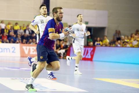 Kielce , Hala Legionow 24.11.2018 pilka reczna Velux Liga Mistrzow 2018 2019 Grupa A Vive Kielce - Barca Lassa NZ Victor Tomas ( FCB ) FOT Michal Nowak Newspix.pl Kielce , Legion s Hall 24.11.2018 sport handball Velux EHF Men s Champions League Group Phase Group A Vive Kielce - Barca Lassa FC Barcelona Barca photo by Michal Nowak Newspix.pl --- Newspix.pl  181124MIN_327