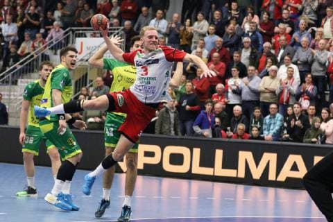 Fabian Huesmann (ASV Hamm-Westfalen 3) frei vorm Tor, ASV Hamm-Westfalen vs VfL Eintracht Hagen, Handball, 2. Bundesliga, 24.11.2018, ASV Hamm-Westfalen vs VfL Eintracht Hagen, Handball, 2. Bundesliga, 24.11.2018 Hamm Copyright: xEibner Jan_Strohdiekx EP_JSK