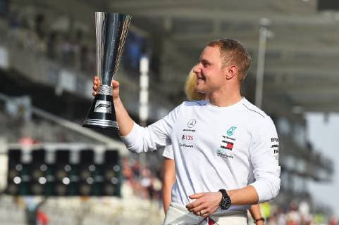 25.11.2018, xekx, Formel 1 FIA, Großer Preis von Abu Dhabi - 2018 Rennen emspor, Fastest Lap Award Winner Valtteri Bottas (FIN 77), Mercedes AMG Petronas Motorsport (DFL DFB REGULATIONS PROHIBIT ANY USE OF PHOTOGRAPHS as IMAGE SEQUENCES and or QUASI-VIDEO) Abu Dhabi