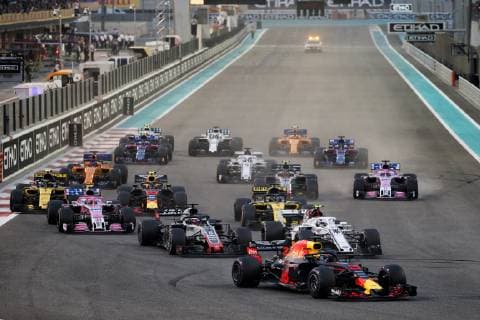 Daniel Ricciardo (AUS) Red Bull Racing RB14 at the start of the race. 25.11.2018. Formula 1 World Championship WM Weltmeisterschaft Rd 21, Abu Dhabi Grand Prix, Yas Marina Circuit, Abu Dhabi, Race Day. Photo credit should read: XPB Press Association Images. , Abu Dhabi Abu Dhabi  Copyright: XPBxImages PressxAssociationxImages XPBx EMP_ABU DHABI_GP_1038.jpg spdk20181125-142703-L