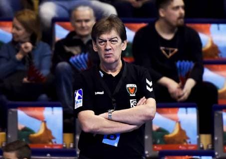25.11.2018, xlakx,EHF-Pokal,3.Runde, Fuechse Berlin - Aalborg Handbold, emspor, v.l. Velimir Petkovic(Coach,Fuechse Berlin) Berlin