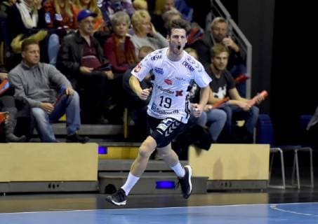 25.11.2018, xlakx,EHF-Pokal,3.Runde, Fuechse Berlin - Aalborg Handbold, emspor, v.l. Jubel Mark Strandgaard (Aalborg Handbold 19), Berlin