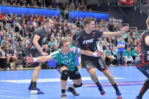 Skjern Handbold vs SG Flensburg-Handewitt , Handball, EHF Champions League Gruppenphase, 25.11.18 Benjamin Jakobsen (Skjern Handbold, 03), Magnus Roed (SG Flensburg-Handewitt, 77),Simon Hald Jensen (SG Flensburg-Handewitt, 05)