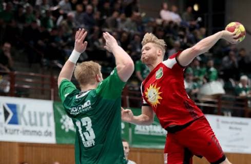 Deutschland, Würzburg, s.Oliver Arena, 25.11.2018, Handball - 2. Bundesliga - DJK Rimpar Woelfe - TuS N-Luebbecke Bild: v. l. Patrick Gempp (DJK Rimpar Wölfe, 13) und Dener Jaanimaa (TuS Lübbecke, 24) Copyright: HMBxMedia xHeikoxBecker