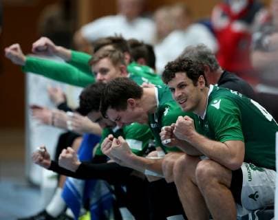 Deutschland, Würzburg, s.Oliver Arena, 25.11.2018, Handball - 2. Bundesliga - DJK Rimpar Woelfe - TuS N-Luebbecke Bild: v. l. Jubel auf der Wölfe Bank Copyright: HMBxMedia xHeikoxBecker