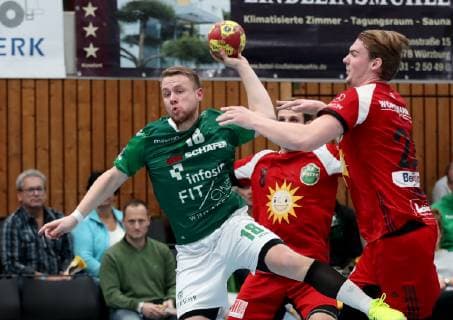 Deutschland, Würzburg, s.Oliver Arena, 25.11.2018, Handball - 2. Bundesliga - DJK Rimpar Woelfe - TuS N-Luebbecke Bild: v. l. Steffen Kaufmann (DJK Rimpar Wölfe, 18), Jens Bechtloff (TuS Lübbecke, 8) und Dener Jaanimaa (TuS Lübbecke, 24) Copyright: HMBxMedia xHeikoxBecker
