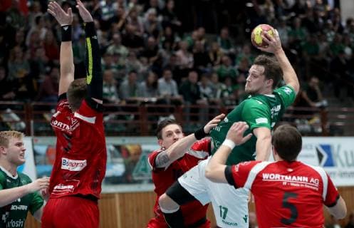 Deutschland, Würzburg, s.Oliver Arena, 25.11.2018, Handball - 2. Bundesliga - DJK Rimpar Woelfe - TuS N-Luebbecke Bild: v. l. Patrick Gempp (DJK Rimpar Wölfe, 13), Patryk Walczak (TuS Lübbecke, 7), Lukasz Gierak (TuS Lübbecke, 10), Patrick Schmidt (DJK Rimpar Wölfe, 17) und Jo Gerrit Genz (TuS Lübbecke, 5) Copyright: HMBxMedia xHeikoxBecker