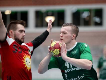 Deutschland, Würzburg, s.Oliver Arena, 25.11.2018, Handball - 2. Bundesliga - DJK Rimpar Woelfe - TuS N-Luebbecke Bild: v. l. Kenji Hövels (TuS Lübbecke, 55) und Fin Backs (DJK Rimpar Wölfe, 41) Copyright: HMBxMedia xHeikoxBecker