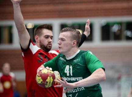 Deutschland, Würzburg, s.Oliver Arena, 25.11.2018, Handball - 2. Bundesliga - DJK Rimpar Woelfe - TuS N-Luebbecke Bild: v. l. Kenji Hövels (TuS Lübbecke, 55) und Fin Backs (DJK Rimpar Wölfe, 41) Copyright: HMBxMedia xHeikoxBecker