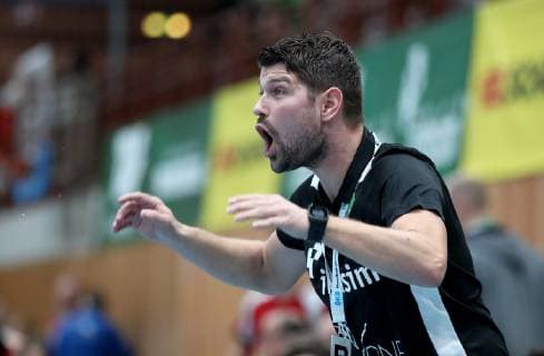 Deutschland, Würzburg, s.Oliver Arena, 25.11.2018, Handball - 2. Bundesliga - DJK Rimpar Woelfe - TuS N-Luebbecke Bild: v. l. Trainer Dr. Matthias Obinger (DJK Rimpar Wölfe) Copyright: HMBxMedia xHeikoxBecker