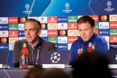 v.li.: Holger Kliem (Leiter Medien und Kommunikation, Hoffenheim), Julian Nagelsmann (Trainer, Cheftrainer, Hoffenheim), bei der Pressekonferenz, PK, press conference PK Pressekonferenz Pressetermin, Medientermin, Freude, freundlich, fröhlich, strahlend, optimistisch, Fussball, UEFA Champions League, Pressekonferenz TSG 1899 Hoffenheim,