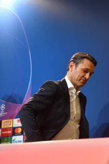 Niko KOVAC (Trainer Bayern Muenchen), verlaesst das Podium Einzelbild,angeschnittenes Einzelmotiv,Halbfigur,halbe Figur. Pressekonferenz FC Bayern Muenchen vor dem Champions League Spiel gegen Benfica Lissabon, Fussball,am 26.11.2018,.