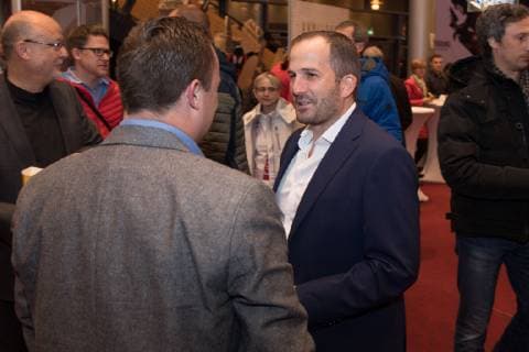 Chef-Trainer Manuel Baum (FC Augsburg) im Gespraech mit Gaesten, Kino-Premiere, Mehr als nur 90 Minuten, Fussball, Veranstaltung, 26.11.2018 Augsburg Bayern Deutschland