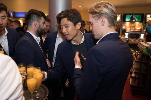 Ja-Cheol Koo 19 (FC Augsburg), Fredrik Jensen 24 (FC Augsburg), Kino-Premiere, Mehr als nur 90 Minuten, Fussball, Veranstaltung, 26.11.2018 Augsburg Bayern Deutschland