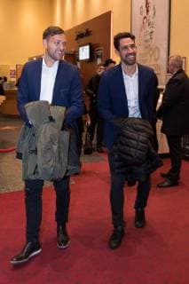 l-r: Julian Schieber 20 (FC Augsburg) und Rani Khedira 8 (FC Augsburg) kommen zur Filmpremiere, Kino-Premiere, Mehr als nur 90 Minuten, Fussball, Veranstaltung, 26.11.2018 Augsburg Bayern Deutschland