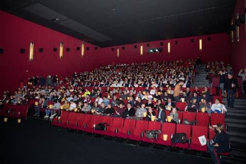 viele Besucher im Kinosaal, Kino-Premiere, Mehr als nur 90 Minuten, Fussball, Veranstaltung, 26.11.2018 Augsburg Bayern Deutschland