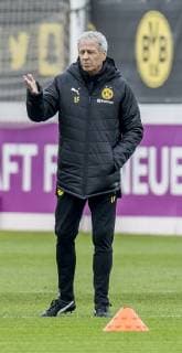 Fußball: 1. Bundesliga, Saison 2018 2019, Abschlusstraining von Borussia Dortmund vor dem Champions-League-Spiel gegen Brügge am 27.11.2018 in Dortmund (Nordrhein-Westfalen). Dortmunds Trainer Lucien Favre beobachtet das Training. Copyright: xKirchner DavidxInderliedx