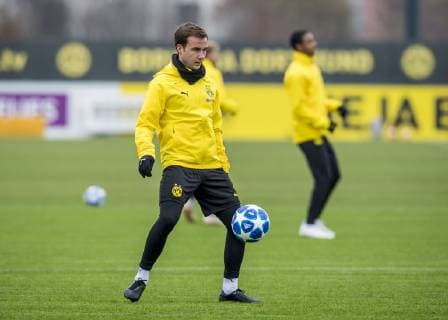 Fußball: 1. Bundesliga, Saison 2018 2019, Abschlusstraining von Borussia Dortmund vor dem Champions-League-Spiel gegen Brügge am 27.11.2018 in Dortmund (Nordrhein-Westfalen). Dortmunds Mario Götze Goetze spielt einen Pass. Copyright: xKirchner DavidxInderliedx