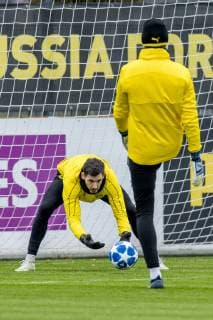 Fußball: 1. Bundesliga, Saison 2018 2019, Abschlusstraining von Borussia Dortmund vor dem Champions-League-Spiel gegen Brügge am 27.11.2018 in Dortmund (Nordrhein-Westfalen). Dortmunds Torhueter Roman Bürki Buerki beim Torwarttraining. Copyright: xKirchner DavidxInderliedx