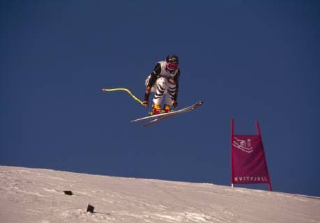Katja Seizinger GER ehemalige deutsche Skirennläuferin geb.10.05.1972 mit 36 Weltcupsiegen 3 Olympiasiegenn 1 WM-Titel 2 Siegen im Gesamt-Weltcup 9 Einzel-Weltcup-Siegen sowie 1 Junioren-WM-Sieg ist sie die erfolgreichste Deutsche Skirennläuferin ever 3x wurde sie 94 + 96 + 98 Sportlerin des Jahres in Deutschland das Foto zeigt sie bei ihrem Olympiasieg 1994 Lillehammer. *** Katja Seizinger GER former German ski racer born 10 05 1972 with 36 World Cup victories 3 Olympic victories 1 World Championship title 2 victories overall World Cup 9 individual World Cup victories as well as 1 Junior World Championship victory she is the most successful German ski racer ever 3 times she became 94 96 98 Sportswoman of the year in Germany the photo shows her at her Olympic victory 1994 Lillehammer