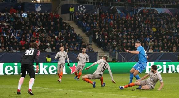 6. minute, Adam SZALAI (28, 1899 Hoffenheim) vergibt torchance, UEFA Champions League, TSG 1899 Hoffenheim vs. Schachtar Donezk, Groupe F, 5. Matchday, November 27 2018, Wirsol Rhein Neckar Arena, Germany, YmdY, ** DFL DFL regulations prohibit any use of photographs as image sequences and or quasi-video. ** TSG 1899 Hoffenheim - Schachtar Donezk