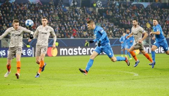 Sinsheim , Fußball Champions League , TSG Hoffenheim vs. Schachtar Donezk , Tor zum 1 : 2 , mitte: Torschütze Andrej Kramaric ( Hoff )